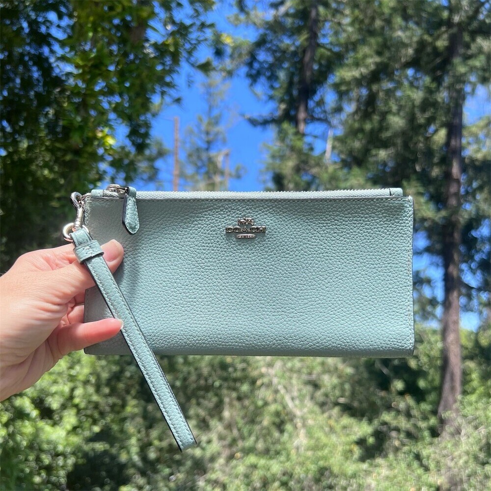 COACH Pebble Leather  Clutch Wallet Sea Foam Green  w Wrist-strap Silver Hardwar